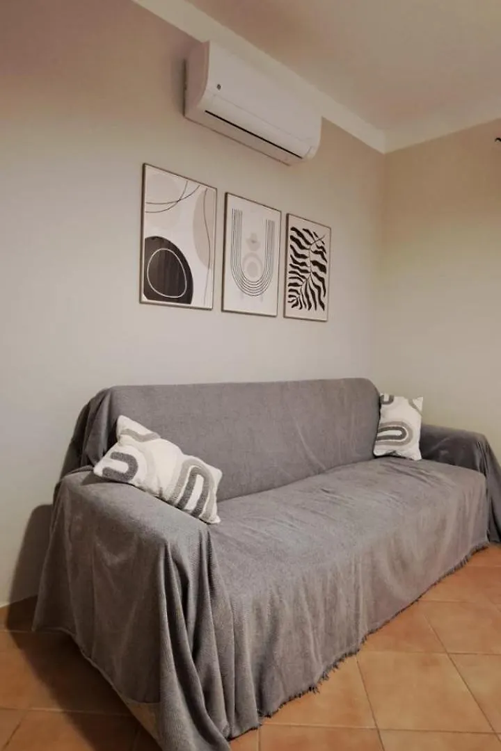 アパート Nest House - Esclusivo Appartamento Marina Di Olbia- Mater Olbia - Beaches - Close To The Airport - Private Parking- Full Comforts - イタリア